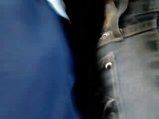 سیکسی پوز افلام سکس روسی اندام نہانی کو تھامے ہوئے ہیں۔